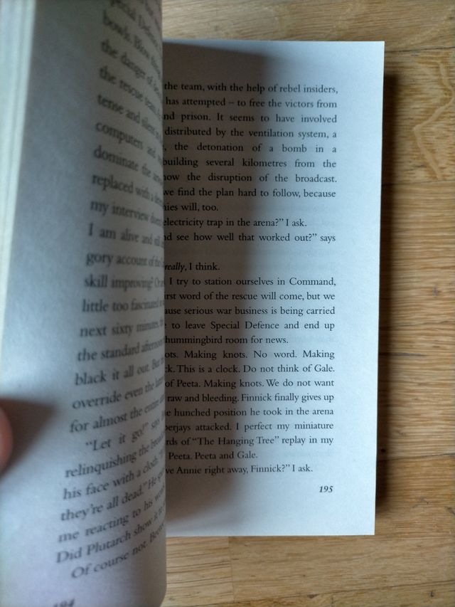 Mockingjay (en Inglés)