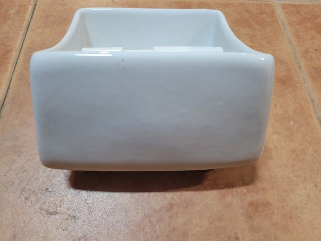 Porta rollos vintage y toallero.