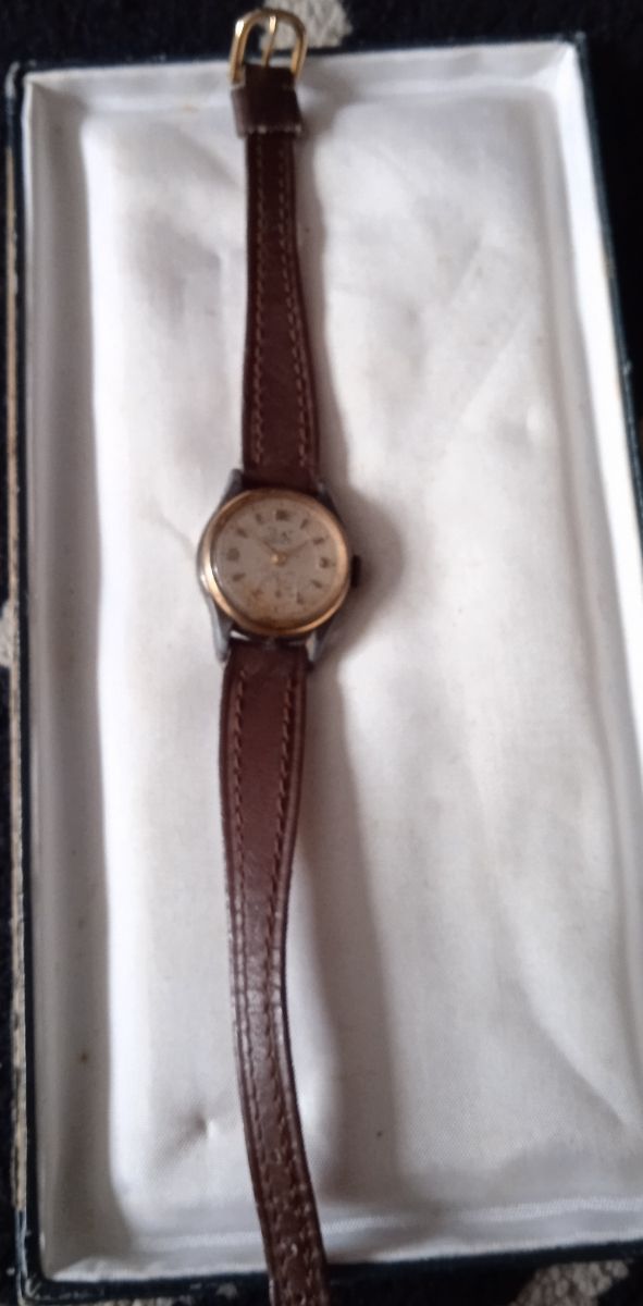 reloj SUIZO CAUNY PRIMA cuerda