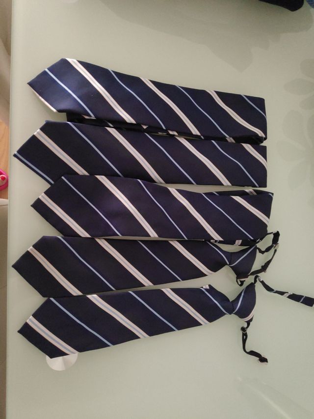 Corbatas uniforme Colegio Santa Gema Galgani
