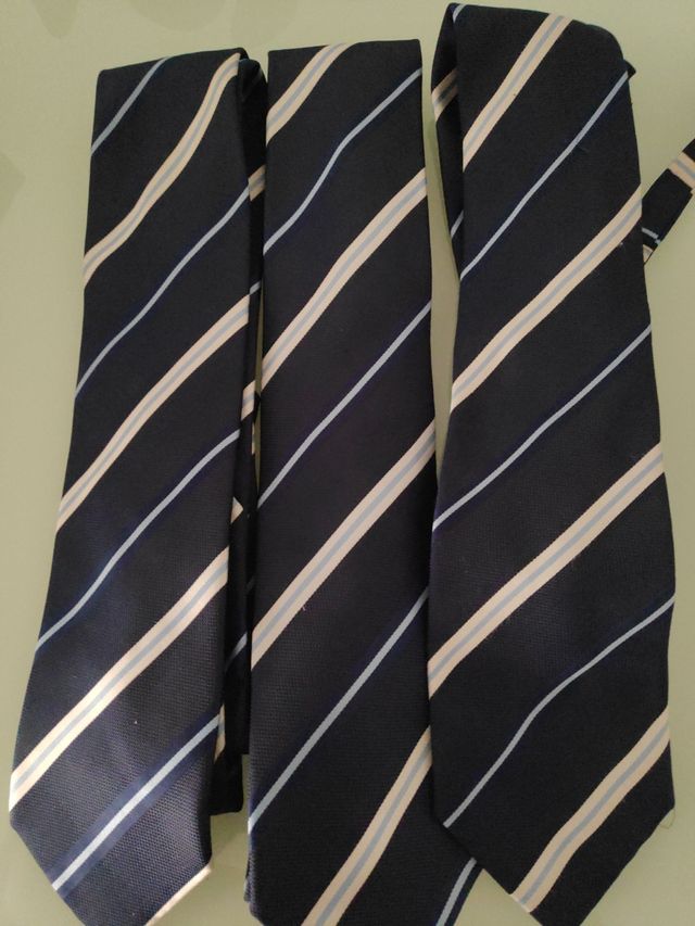 Corbatas uniforme Colegio Santa Gema Galgani