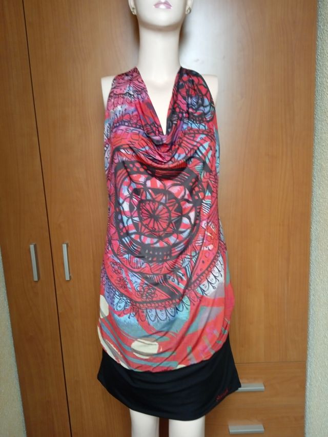 VESTIDOS DE LICRA. 2x 3€.