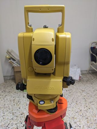 Stazione totale Topcon GTS-303