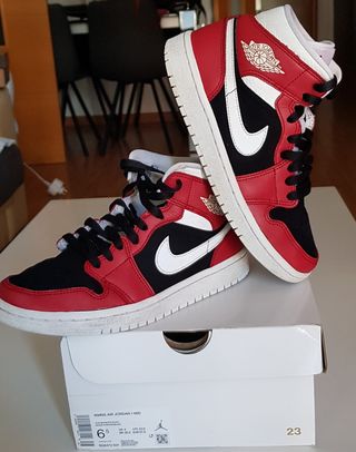Air Jordan 1 Mid de segunda mano por 50 EUR en Badalona en WALLAPOP