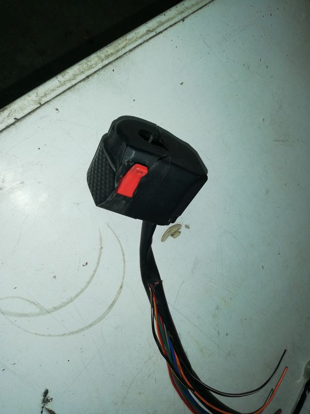 Piña izquierda Triumph Daytona 675