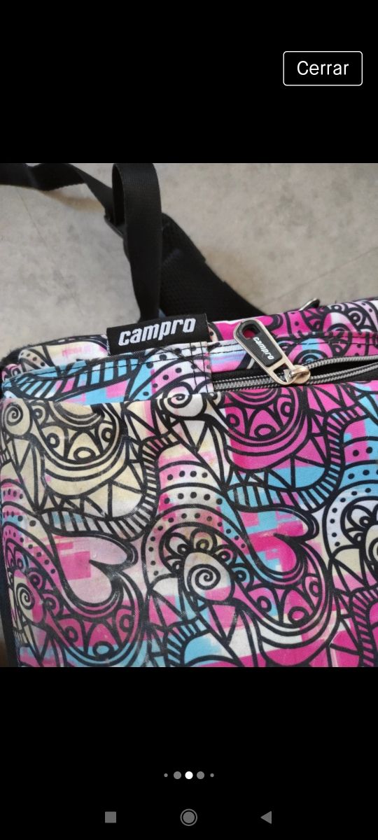 mochila con refuerzo en la espalda y asas