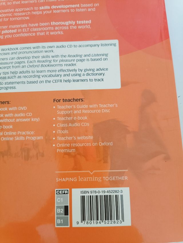 Voyage B2 Student's Book and DVD Pack