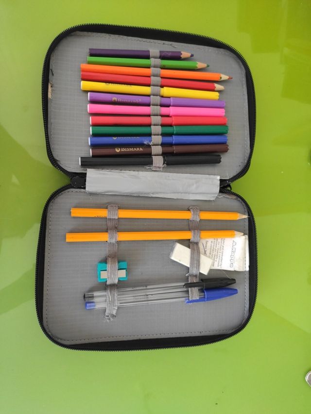 Estuche de marca Kappa. 