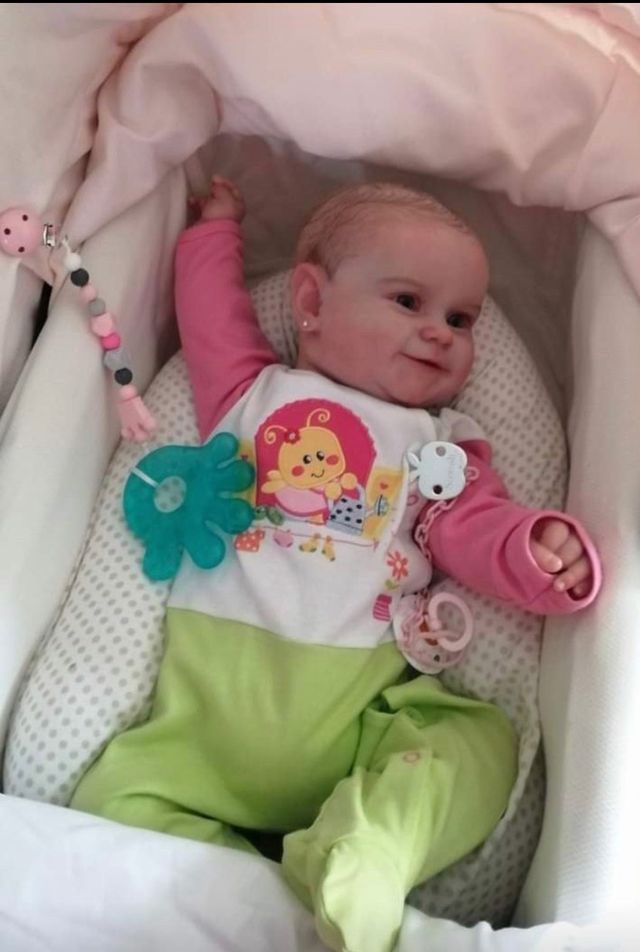 Bebé reborn kit Maddie auténtico