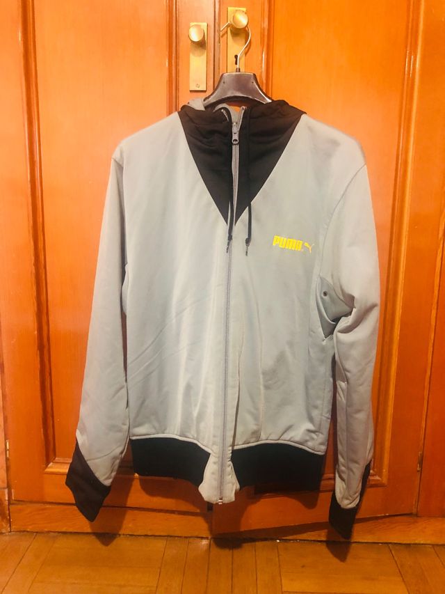 Chaqueta PUMA deportiva. Impermeable y reversible