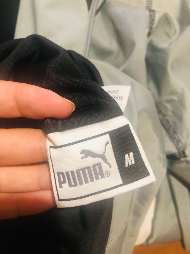 Chaqueta PUMA deportiva. Impermeable y reversible