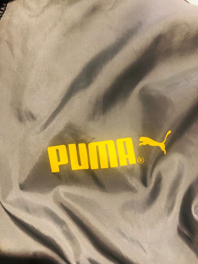 Chaqueta PUMA deportiva. Impermeable y reversible