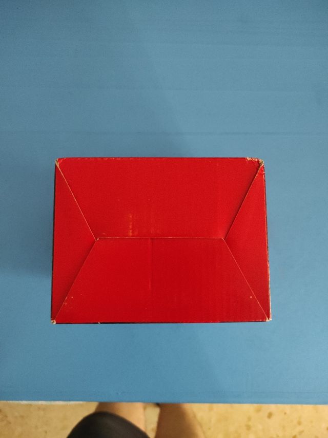 FIGURA MARVEL ANT-MAN HOMBRE HORMIGA RESINA 15 CM