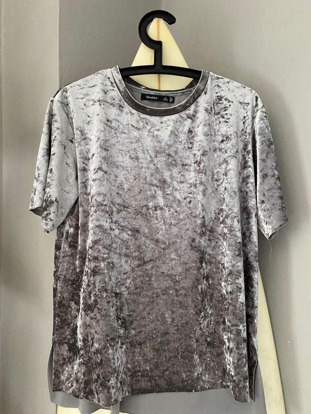 Camiseta plateada