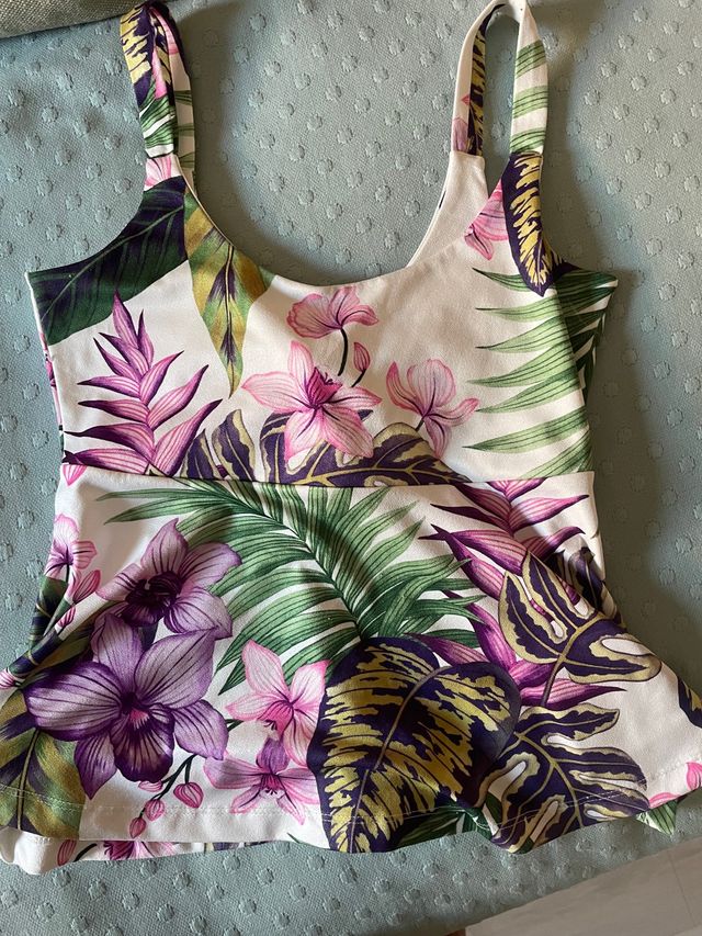 Top peplum blanco escote espalda talla xs