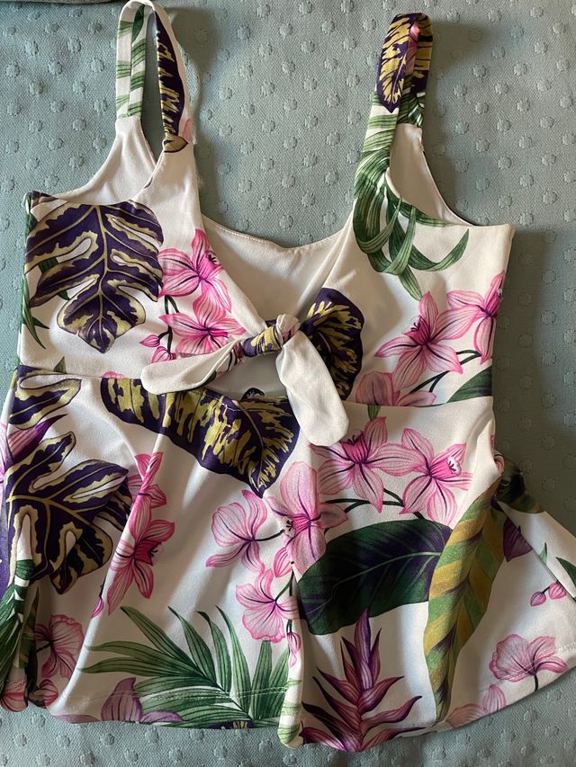 Top peplum blanco escote espalda talla xs