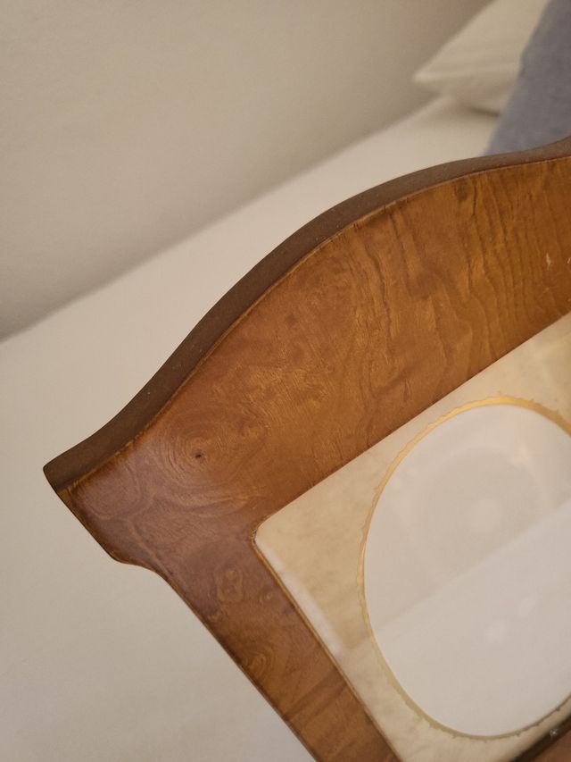 Madeira de raiz com moldura vintage