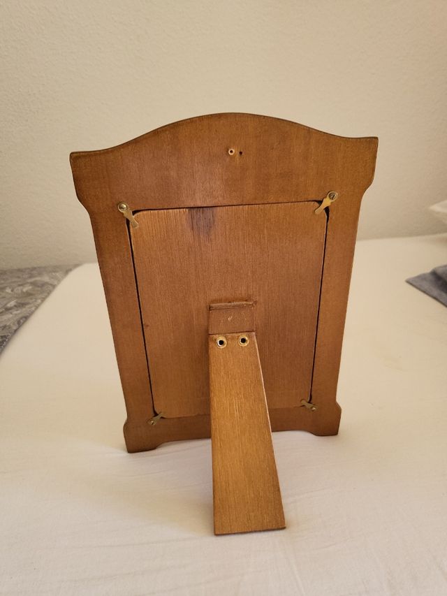 Madeira de raiz com moldura vintage