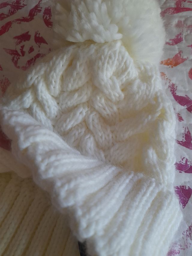 Gorro de lana blanco