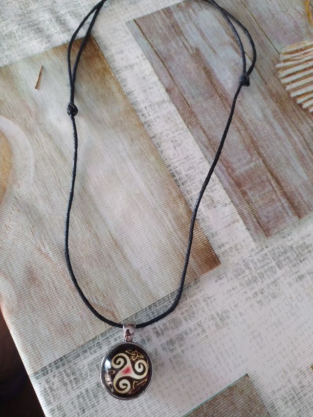 collar símbolo celta ajustable dos caras iguales