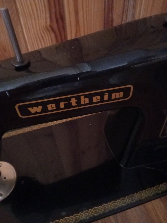 Maquina de coser vintage años 60