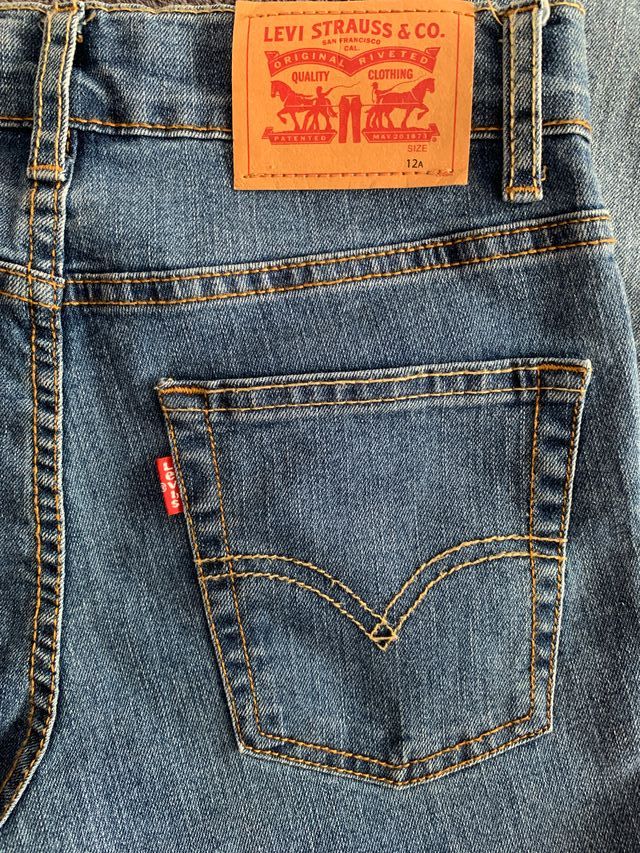 Pantalón LEVI'S 510 niño. T-12.