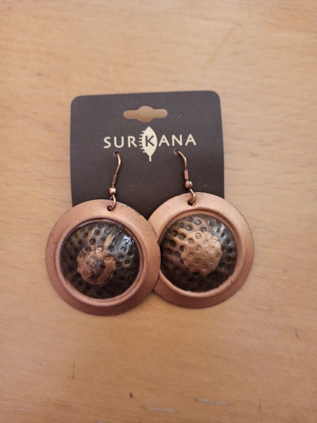 Conjunto bisutería. Collar, pendientes y anillo.