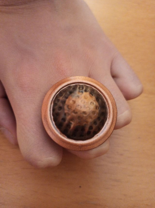 Conjunto bisutería. Collar, pendientes y anillo.