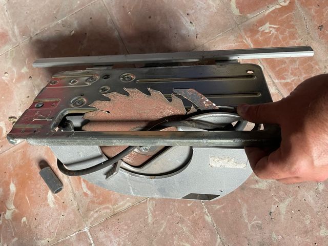 Sierra circular de mano