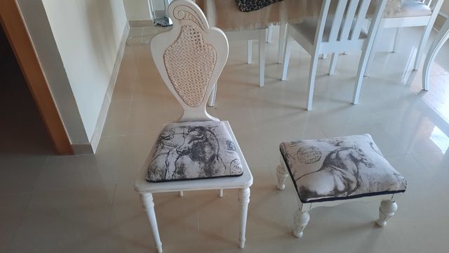 Silla y escabel