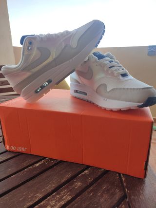 Nike air max 1 AMD , talla 37,5 de segunda mano por 180 EUR en Elche en  WALLAPOP