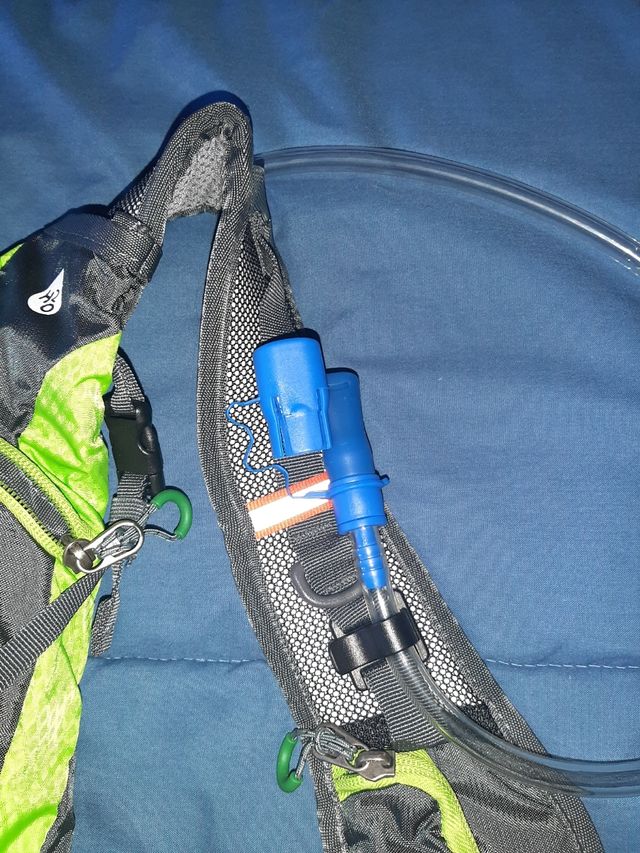 mochila con bolsa de agua.