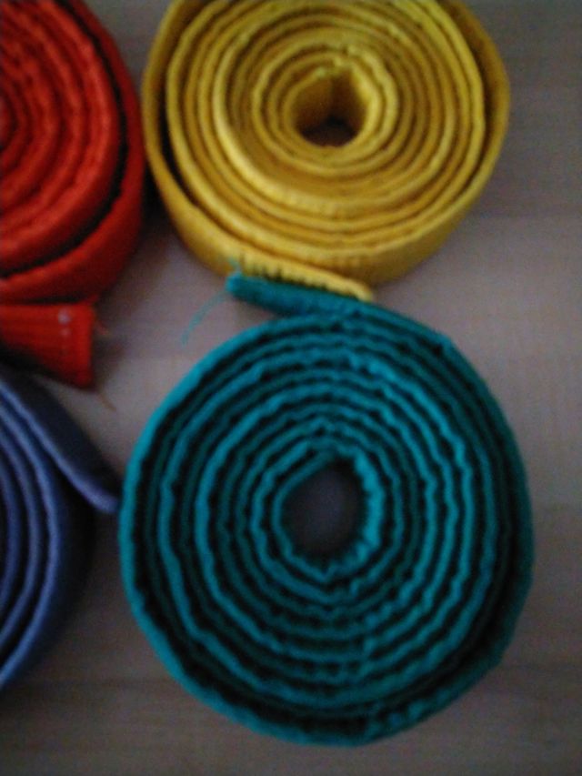 Cinturones de artes marciales 6 colores