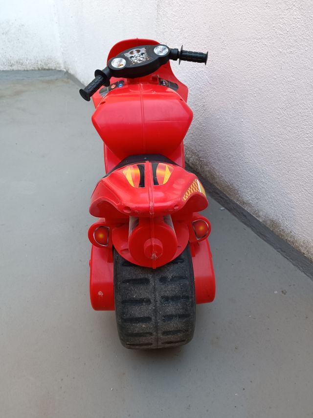 Moto correpasillos o calle