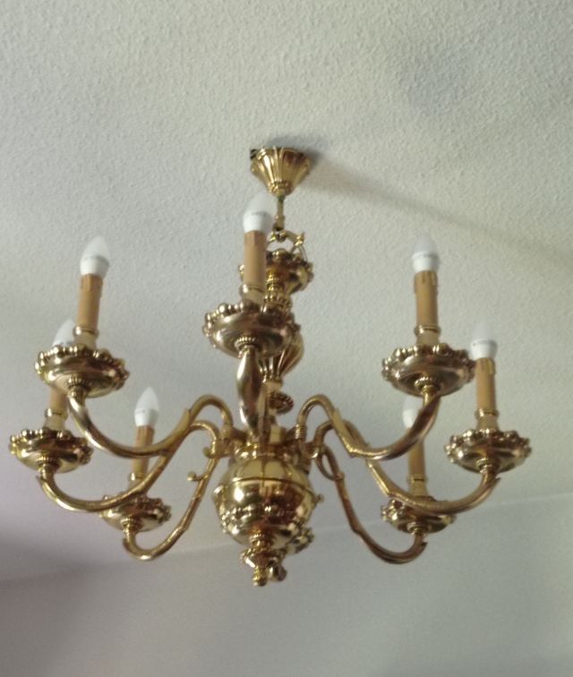Lámpara bronce antigua 8 brazos
