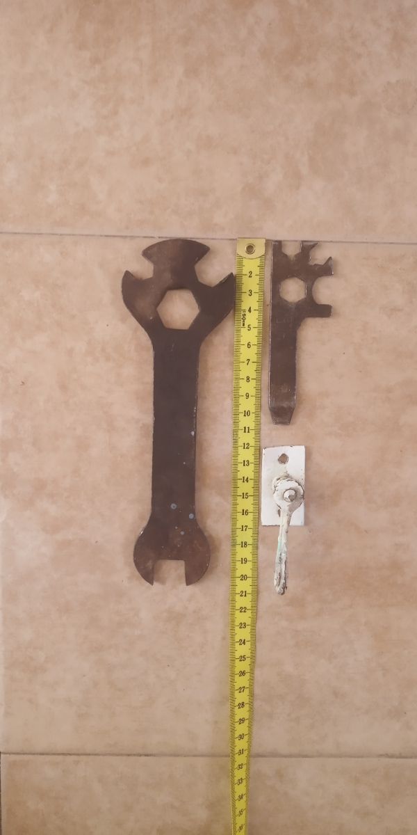 Adornos, recuerdos, platos y +