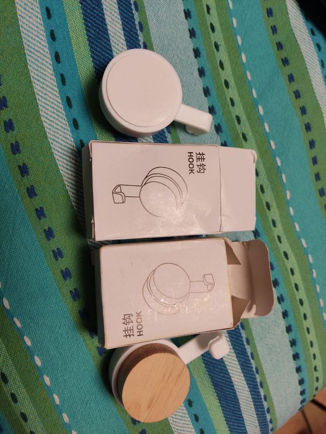 2 ganchos cocina y baño nuevo. 2 unidades