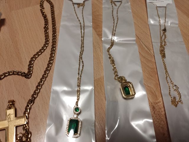 pack de 6 colgantes nuevos y 3 pulseras nuevas