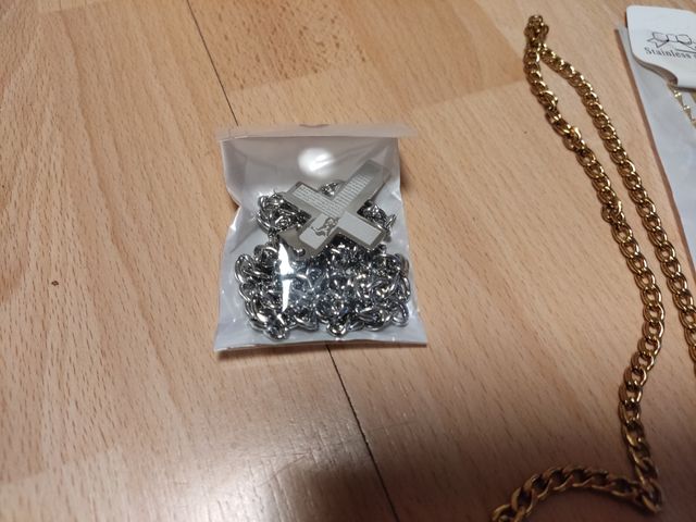 pack de 6 colgantes nuevos y 3 pulseras nuevas