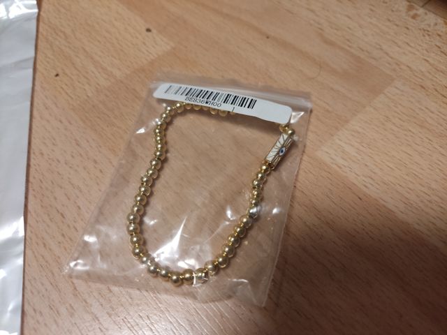 pack de 6 colgantes nuevos y 3 pulseras nuevas