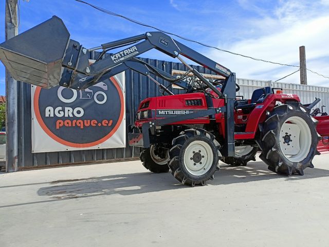 Minitractor Mitsubishi MTx24 con Pala