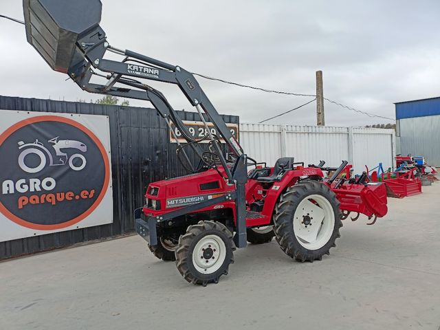 Minitractor Mitsubishi MTx24 con Pala