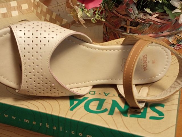 BAJADA DE PRECIO SUPERBARATAS SANDALIAS DE PIEL!!!