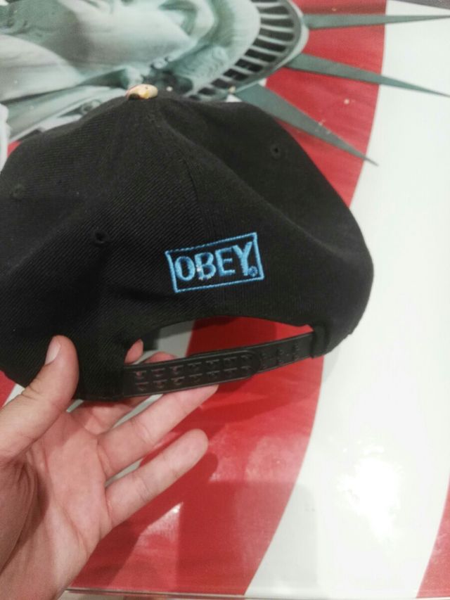 gorra obey