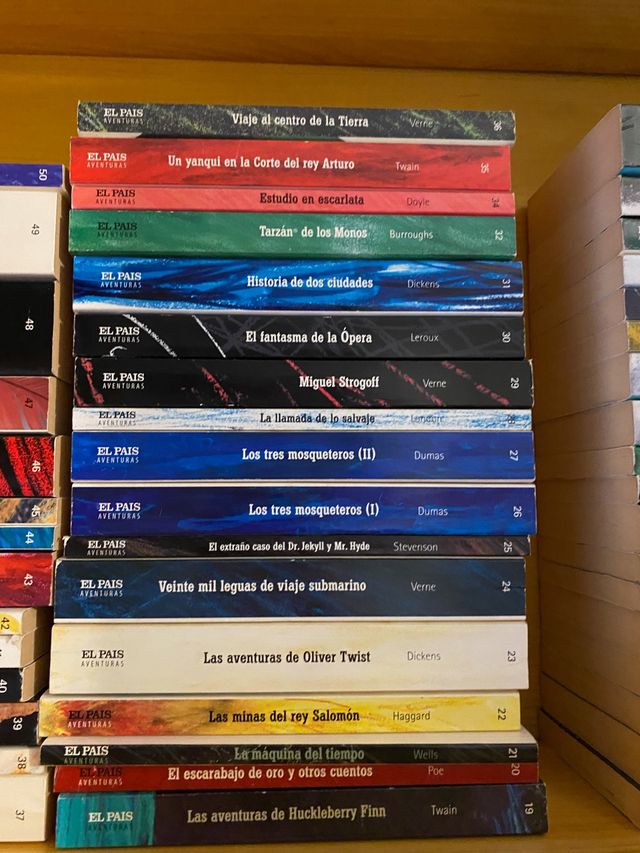 Libros , colección el pais aventuras.