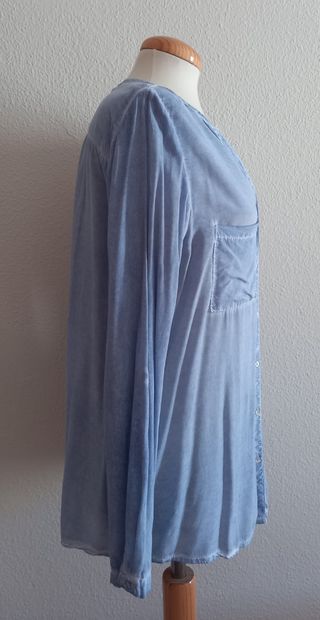 camisa de mangas largas celeste en degrade.talla L