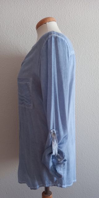 camisa de mangas largas celeste en degrade.talla L