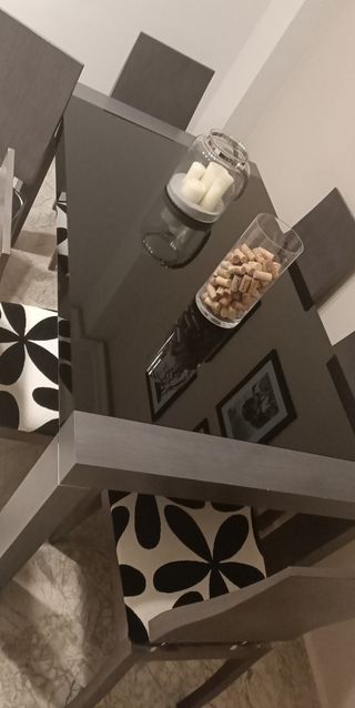 VENDO MESA & SILLAS SALÓN