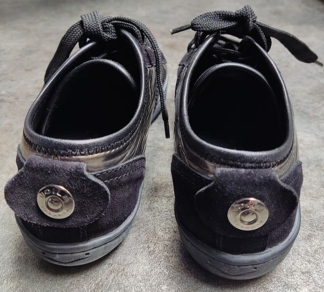 Zapato piel tacón bajo