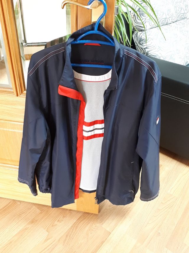 Cortavientos impermeable como nuevo